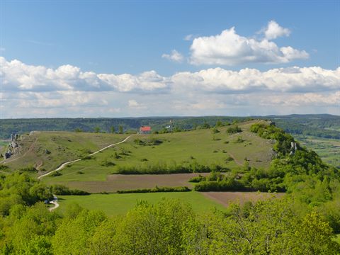 Blick auf das Walberla in der Fränkischen Schweiz